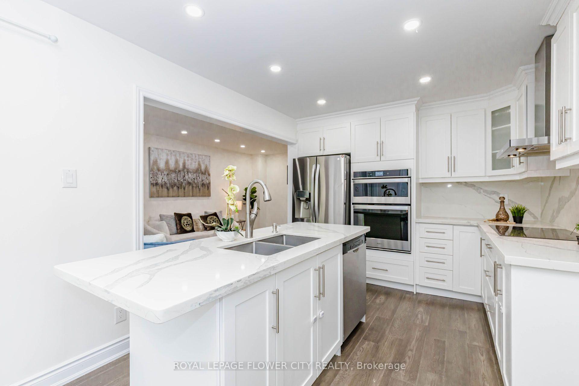 Photo 12 of 1530 Somergrove Crescent, Pickering, Brock Ridge — HOMEH