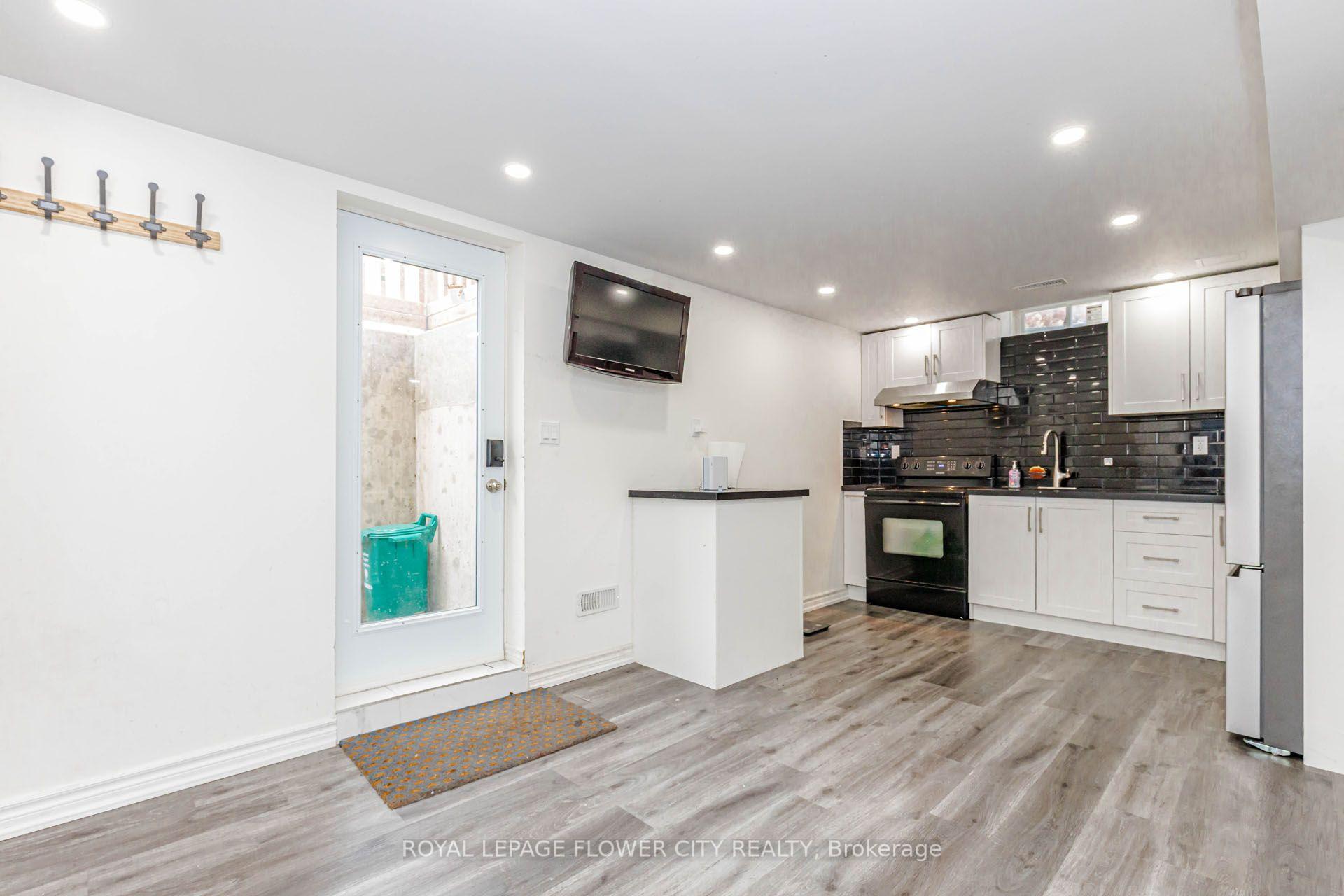 Photo 32 of 1530 Somergrove Crescent, Pickering, Brock Ridge — HOMEH