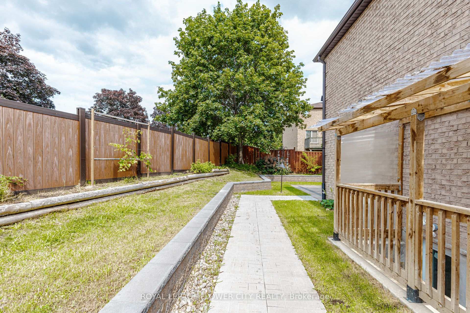 Photo 39 of 1530 Somergrove Crescent, Pickering, Brock Ridge — HOMEH