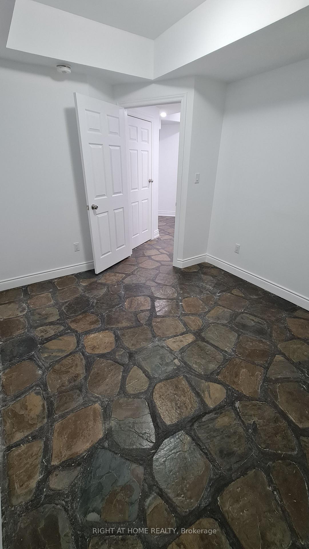 Photo 24 of Unit 2, 172 Lena Crescent, Cambridge, Greenway-Chaplin — HOMEH