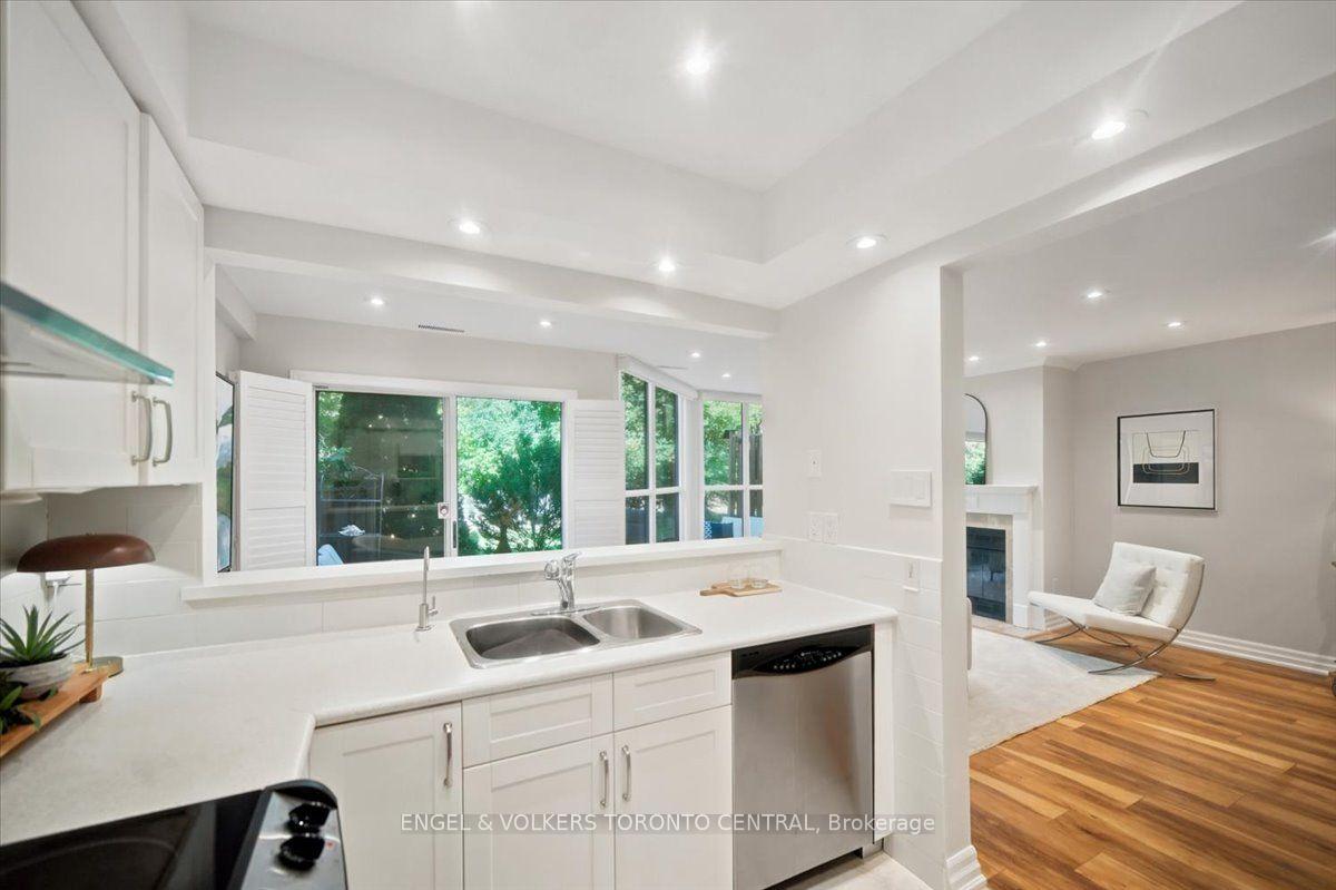 Photo 13 of Unit TH18, 100 Arbors Lane, Vaughan, West Woodbridge — HOMEH