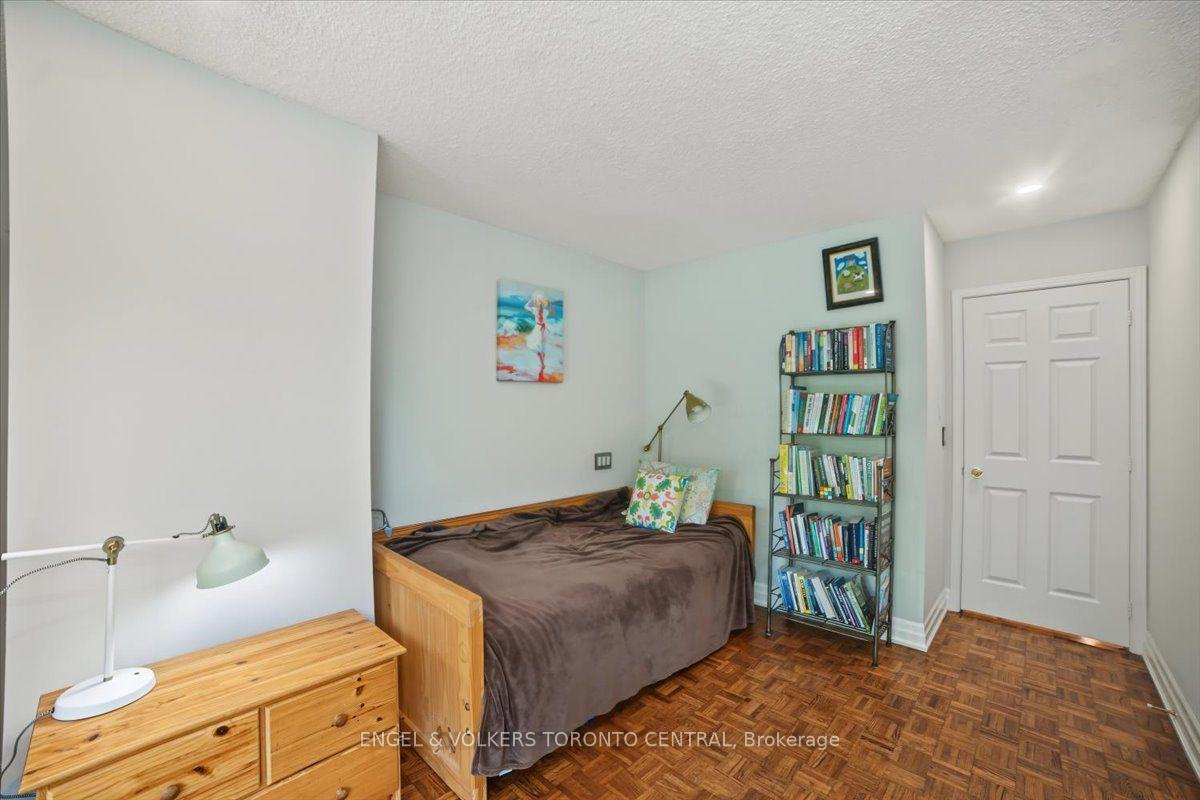 Photo 37 of Unit TH18, 100 Arbors Lane, Vaughan, West Woodbridge — HOMEH