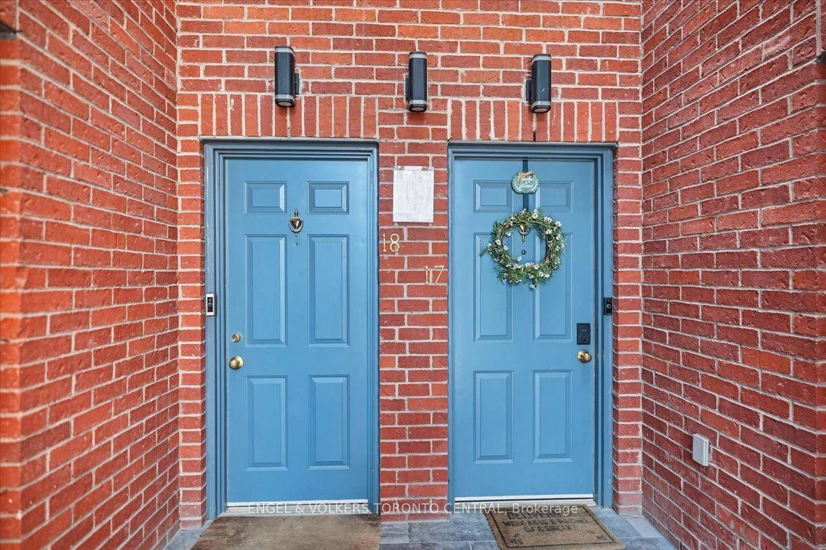 Photo 5 of Unit TH18, 100 Arbors Lane, Vaughan, West Woodbridge — HOMEH