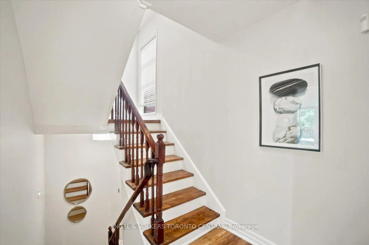 Photo 33 of Unit TH18, 100 Arbors Lane, Vaughan, West Woodbridge — HOMEH