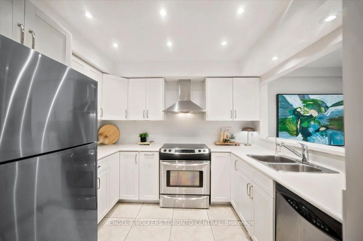 Photo 34 of Unit TH18, 100 Arbors Lane, Vaughan, West Woodbridge — HOMEH