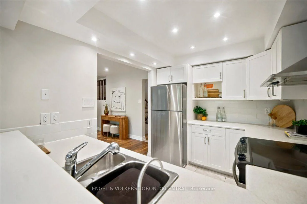 Photo 35 of Unit TH18, 100 Arbors Lane, Vaughan, West Woodbridge — HOMEH