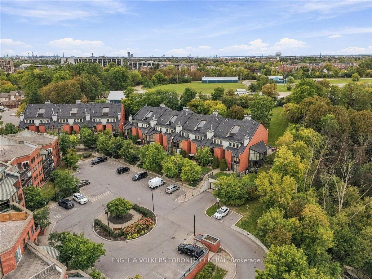 Photo 62 of Unit TH18, 100 Arbors Lane, Vaughan, West Woodbridge — HOMEH