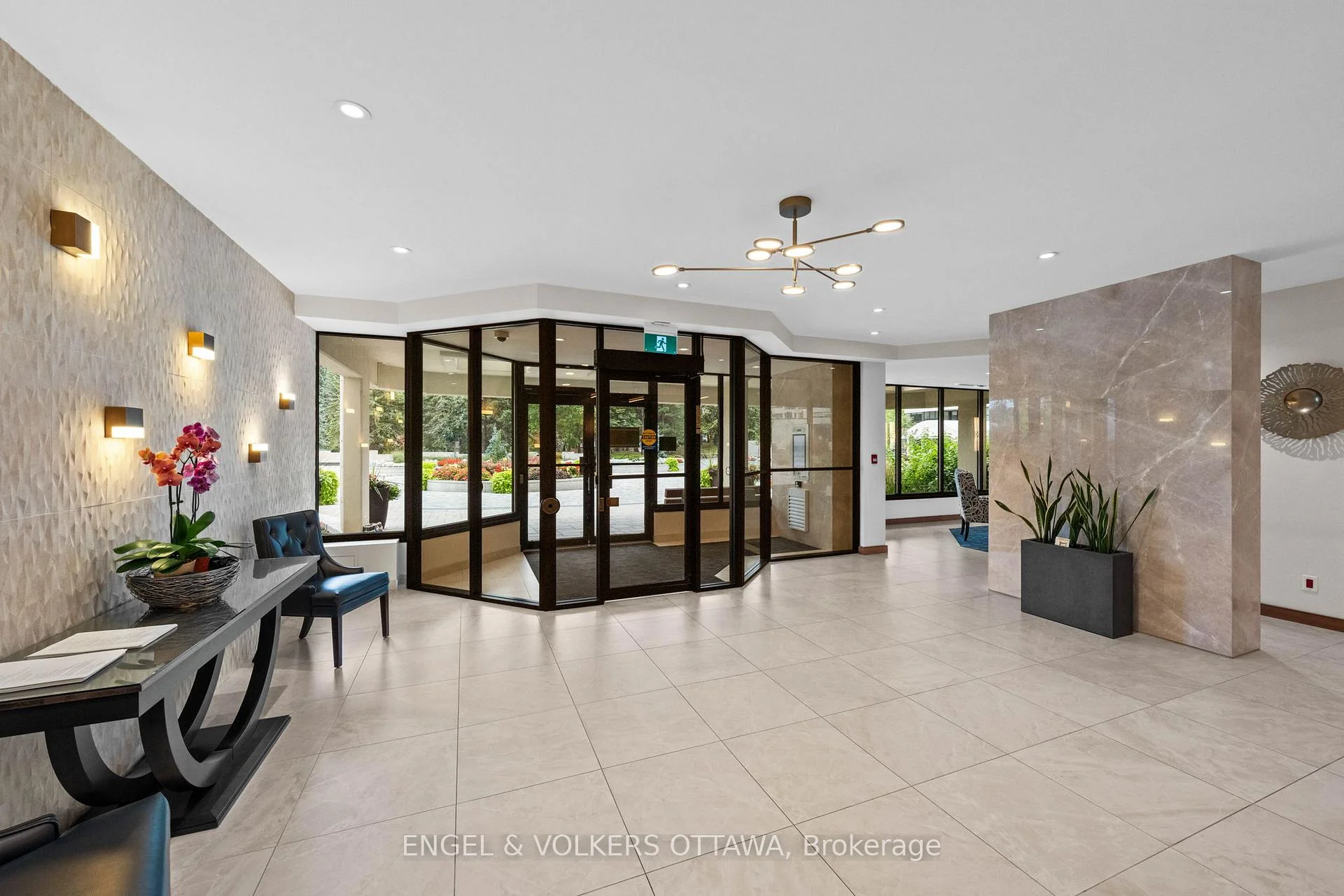 Photo 5 of Unit 1905, 1500 Riverside Drive, Ottawa, Riverview Park — HOMEH