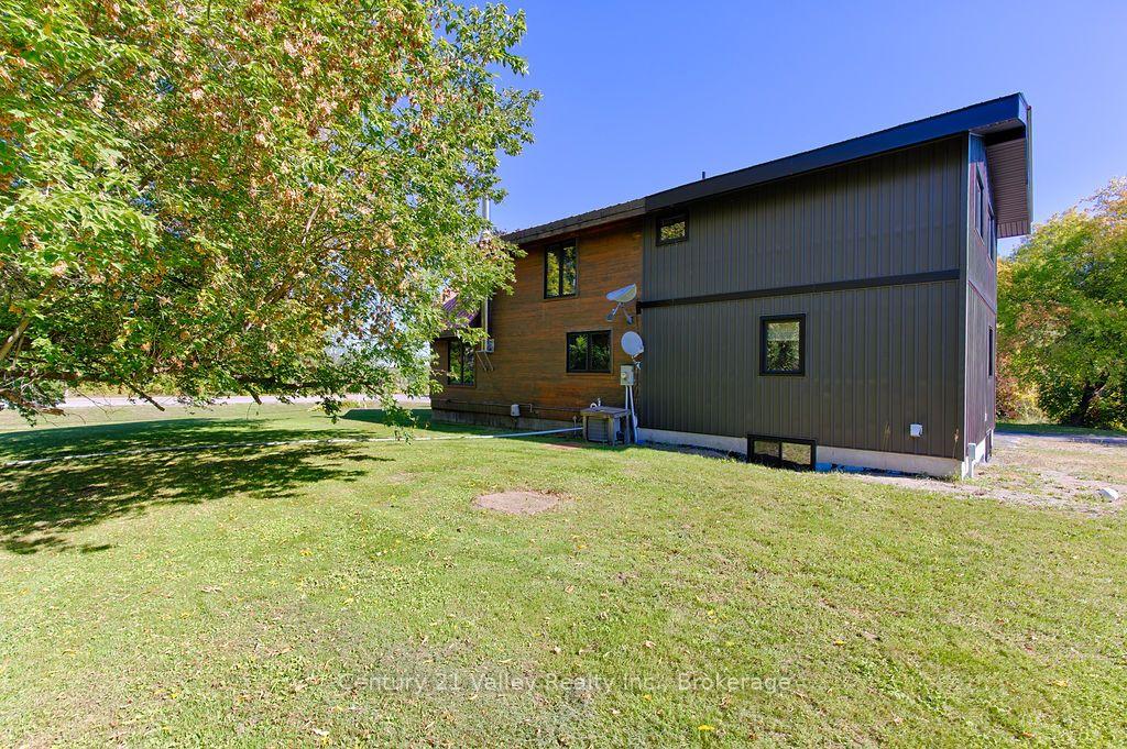 Photo 7 of 7969 60 Highway, Bonnechere Valley, Eganville/Bonnechere Twp — HOMEH