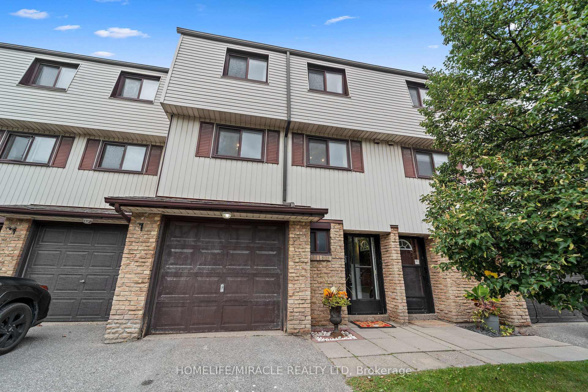 Front of Unit 12, 1350 Glenanna Road