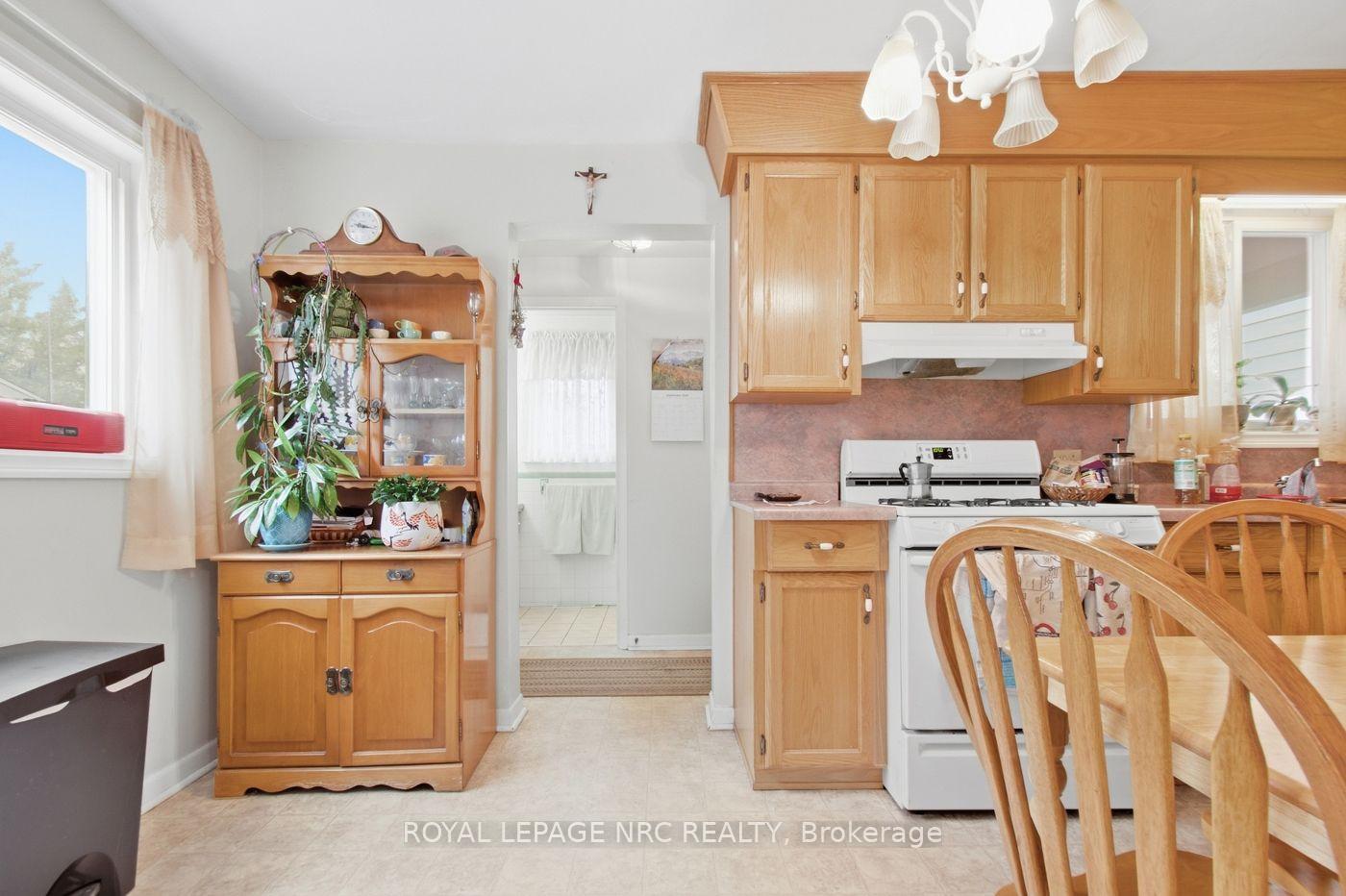 Photo 8 of 24 Fifth Street, Welland, Lincoln/Crowland — HOMEH