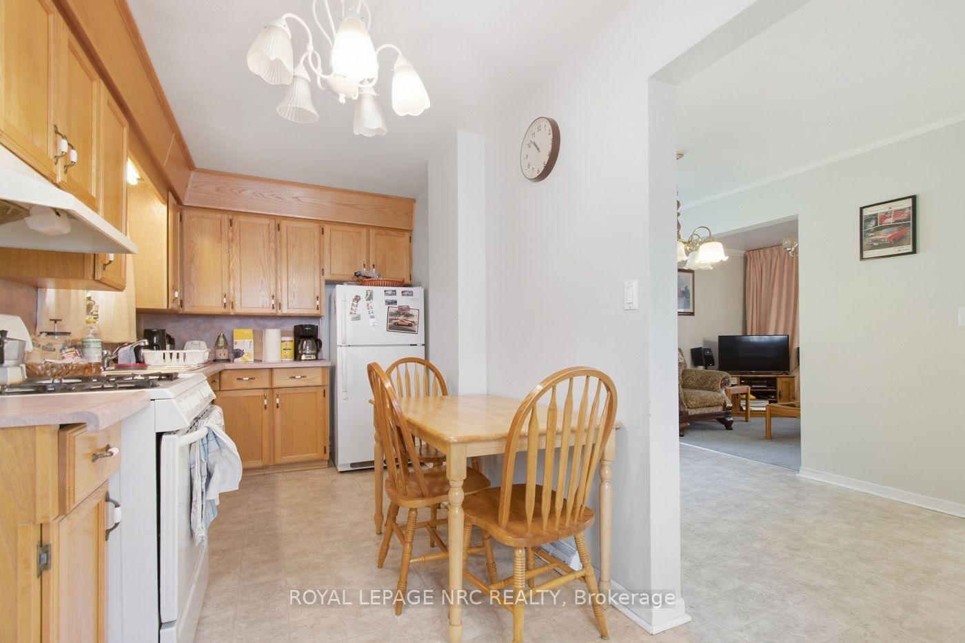 Photo 9 of 24 Fifth Street, Welland, Lincoln/Crowland — HOMEH