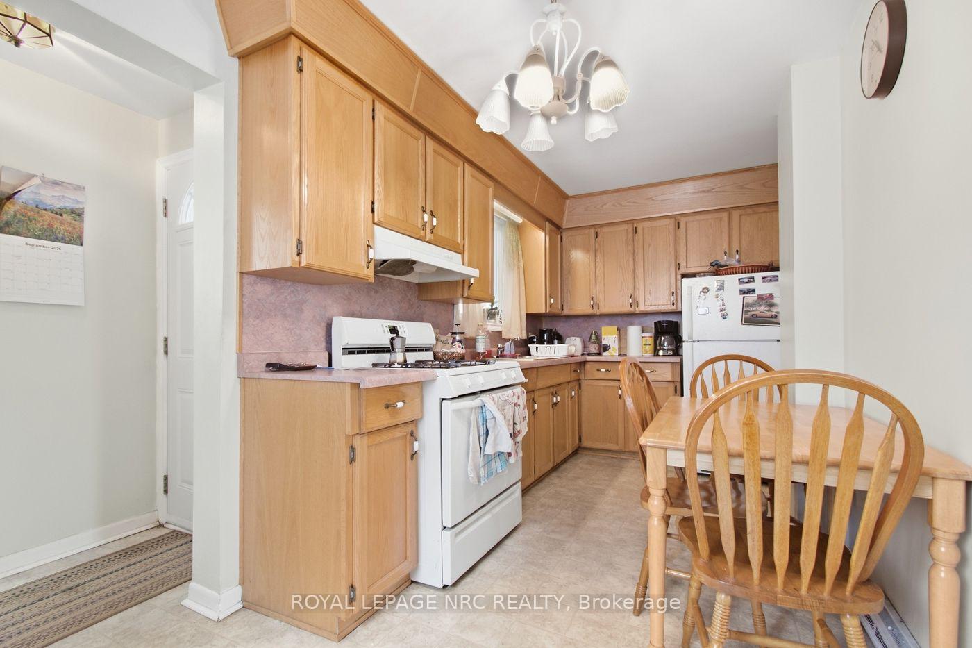 Photo 10 of 24 Fifth Street, Welland, Lincoln/Crowland — HOMEH