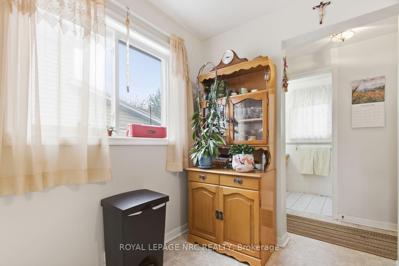 Photo 12 of 24 Fifth Street, Welland, Lincoln/Crowland — HOMEH