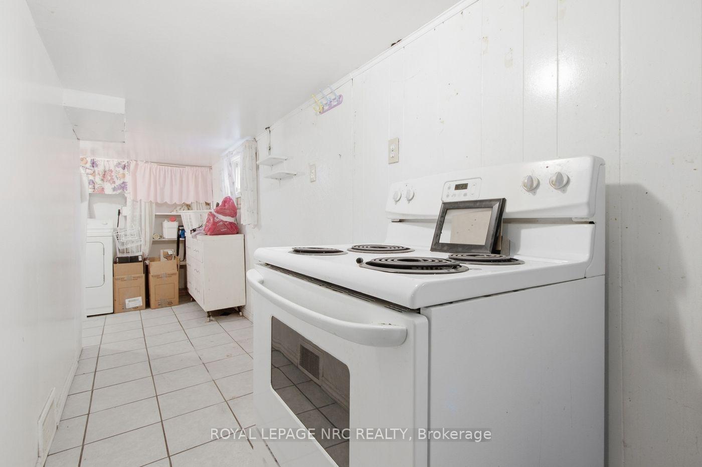 Photo 23 of 24 Fifth Street, Welland, Lincoln/Crowland — HOMEH