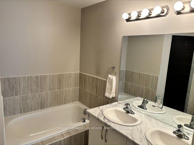 Photo 9 of 8 Spooner Crescent, Collingwood — HOMEH