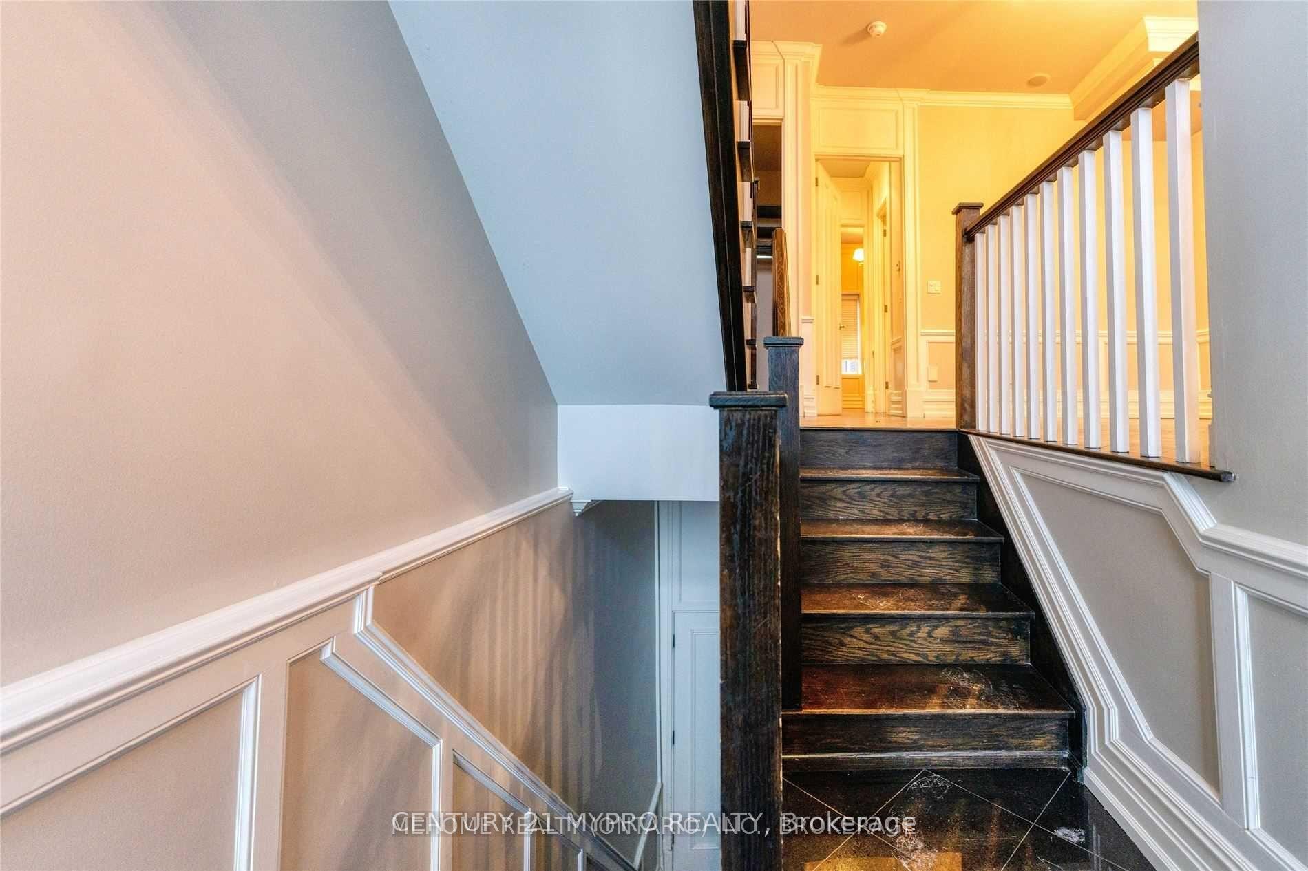 Photo 1 of 280 Spadina Road, Toronto, Casa Loma — HOMEH