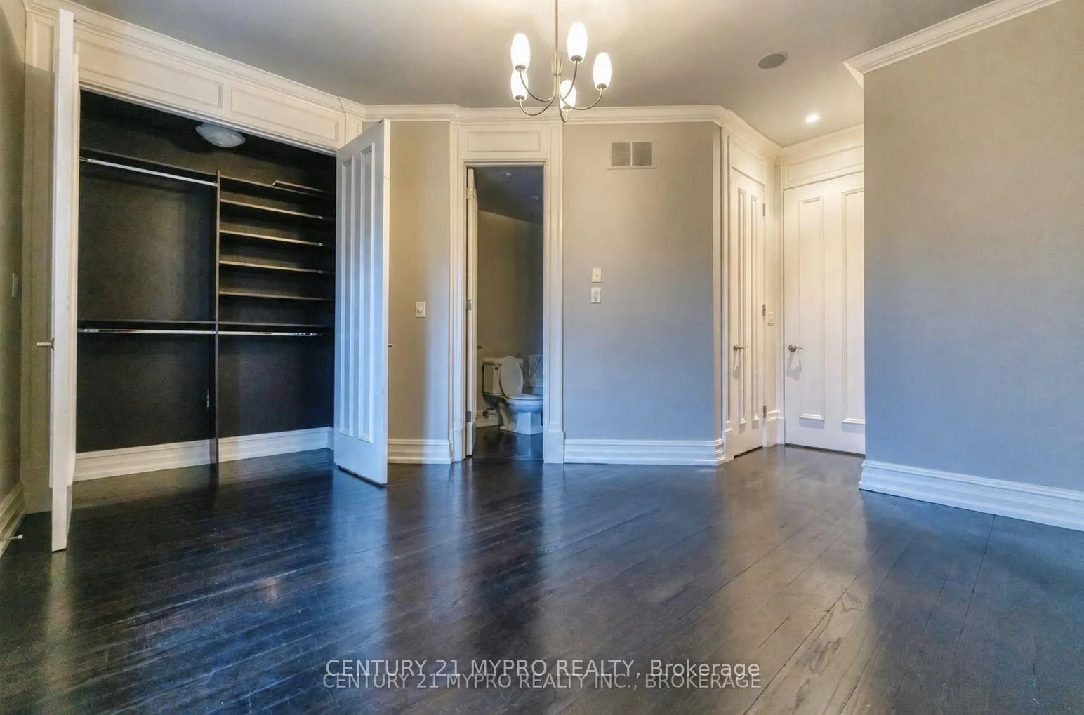 Photo 2 of 280 Spadina Road, Toronto, Casa Loma — HOMEH