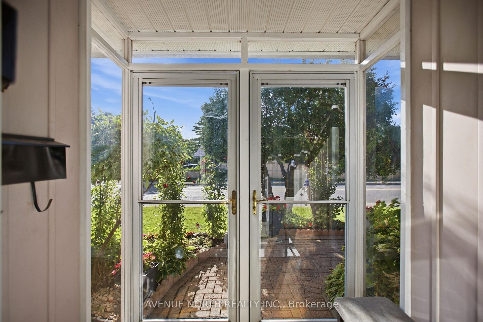 Photo 7 of 2617 Flannery Drive, Ottawa, Mooneys Bay/Riverside Park — HOMEH