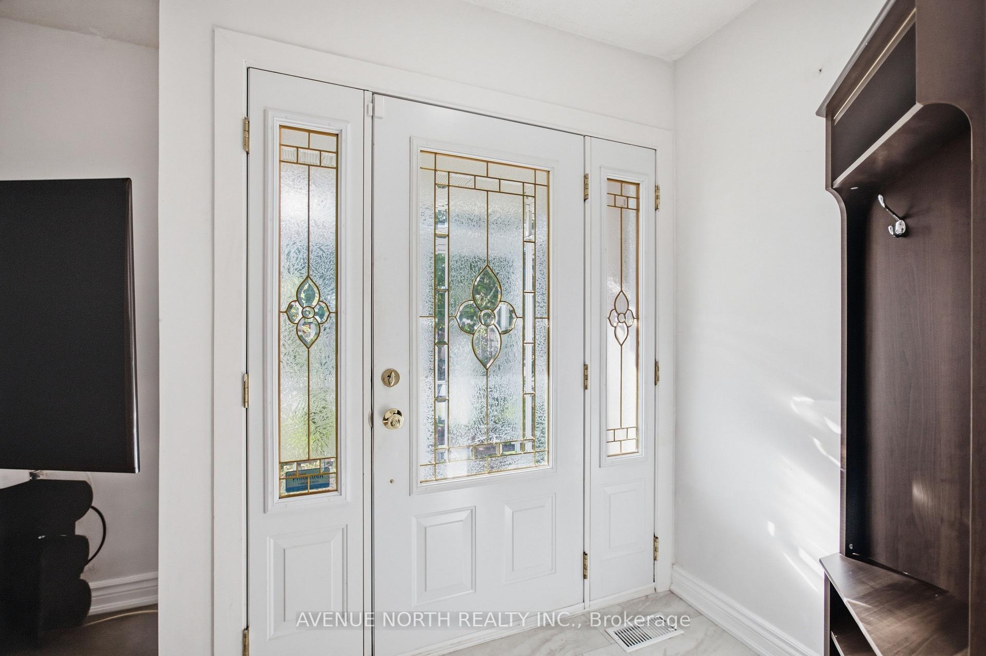Photo 8 of 2617 Flannery Drive, Ottawa, Mooneys Bay/Riverside Park — HOMEH
