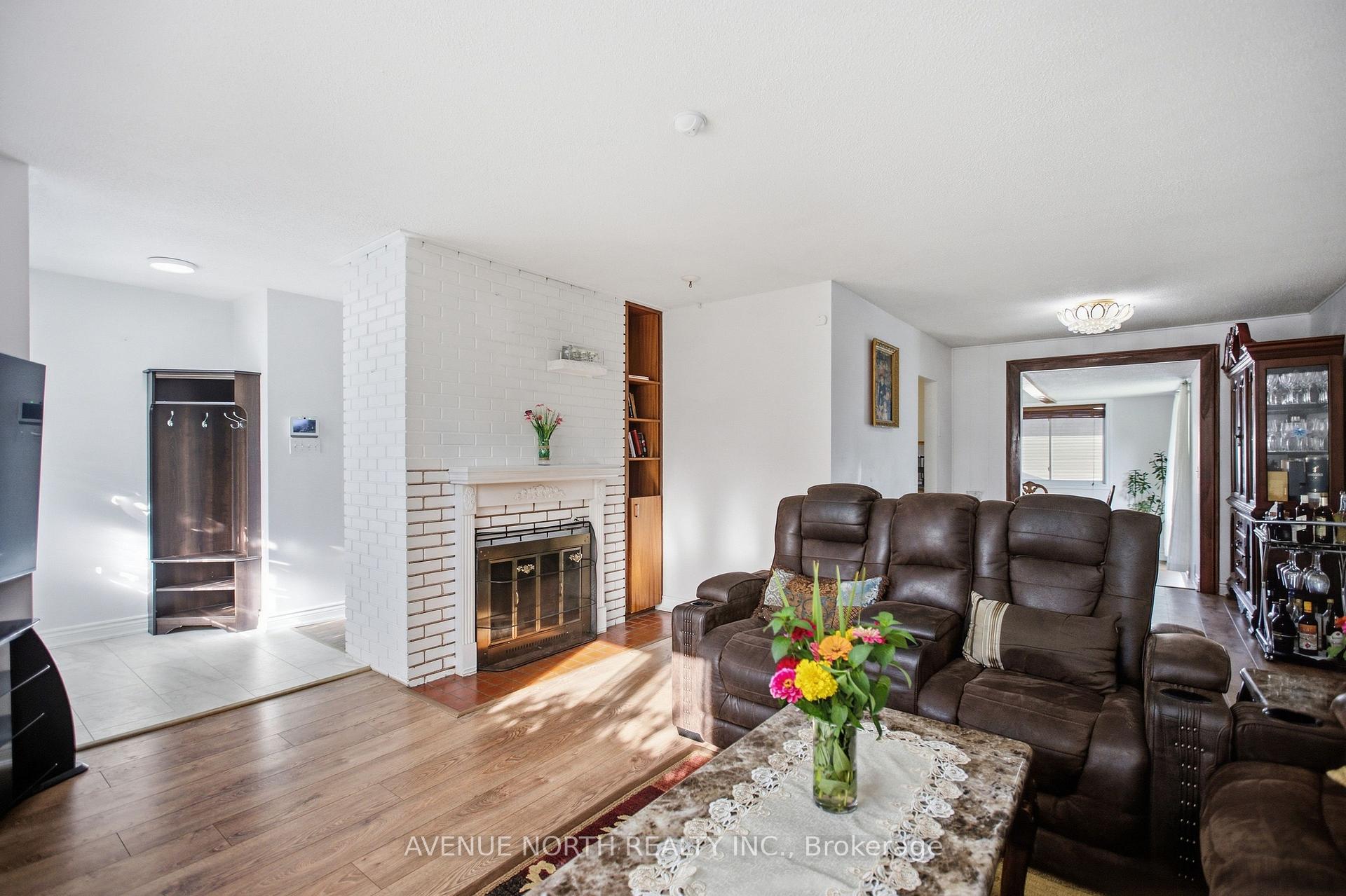Photo 10 of 2617 Flannery Drive, Ottawa, Mooneys Bay/Riverside Park — HOMEH