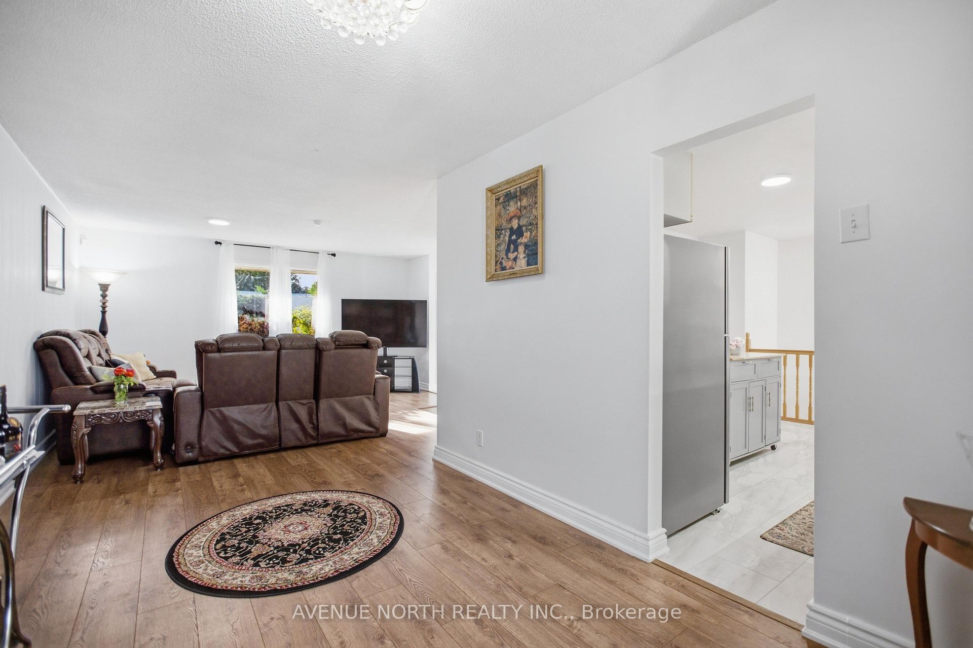 Photo 12 of 2617 Flannery Drive, Ottawa, Mooneys Bay/Riverside Park — HOMEH