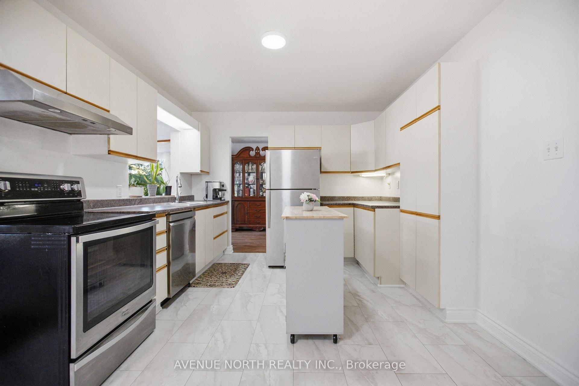 Photo 14 of 2617 Flannery Drive, Ottawa, Mooneys Bay/Riverside Park — HOMEH