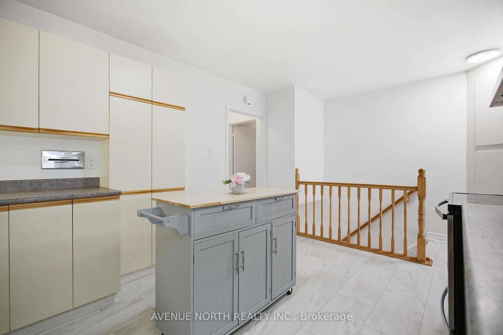 Photo 15 of 2617 Flannery Drive, Ottawa, Mooneys Bay/Riverside Park — HOMEH