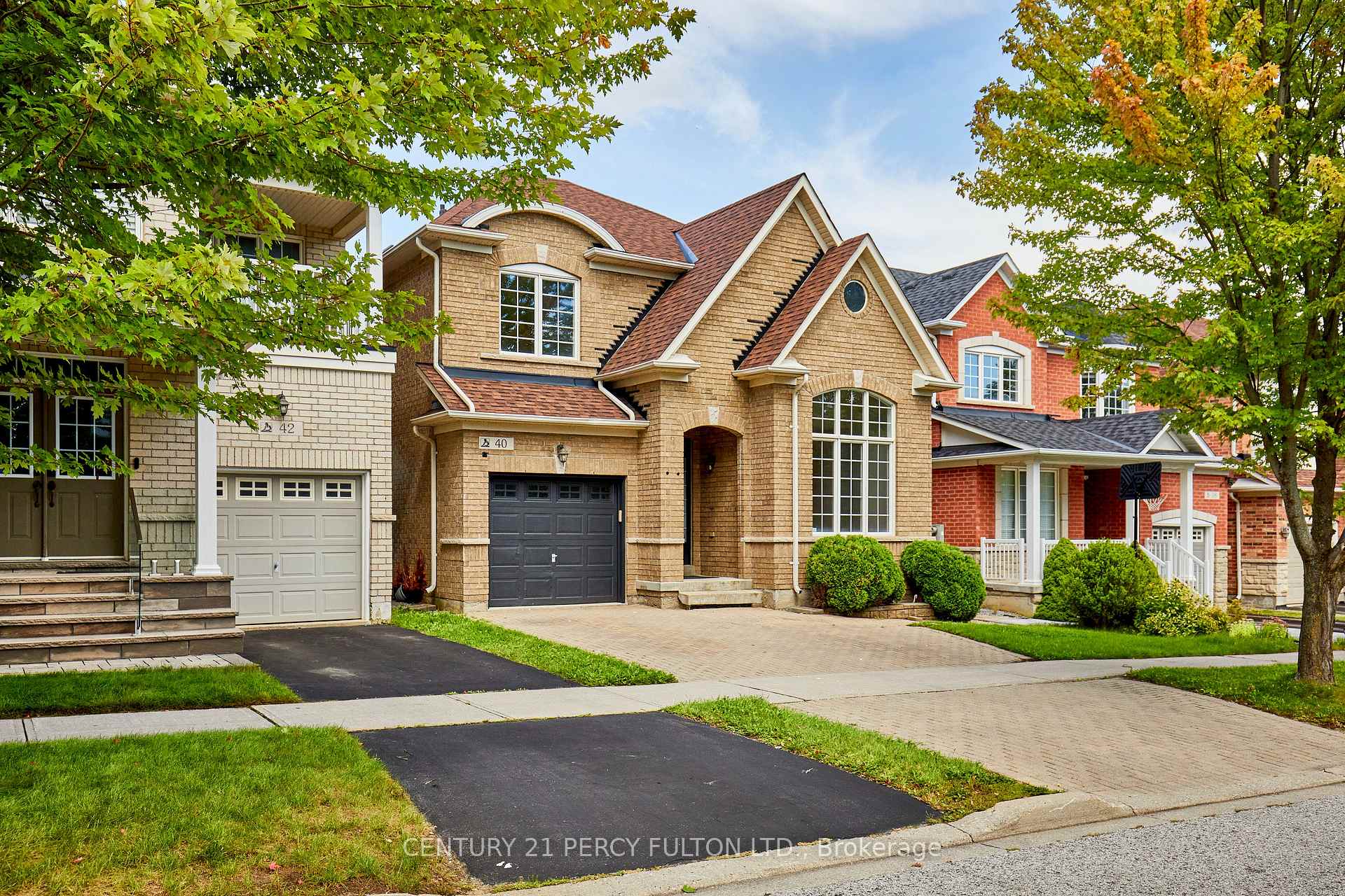 Photo 2 of 40 Tidewater Street, Markham, Wismer — HOMEH