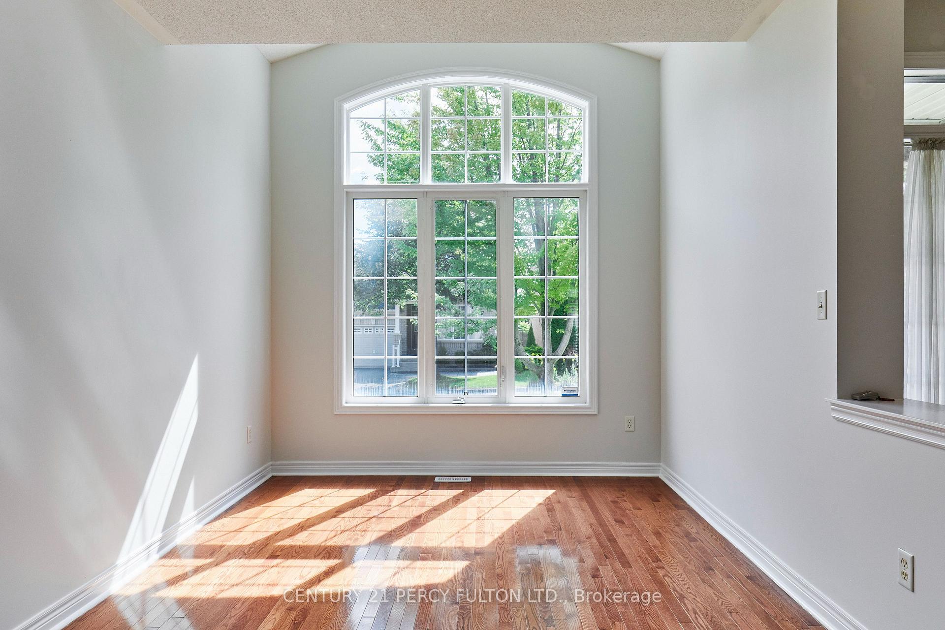 Photo 6 of 40 Tidewater Street, Markham, Wismer — HOMEH
