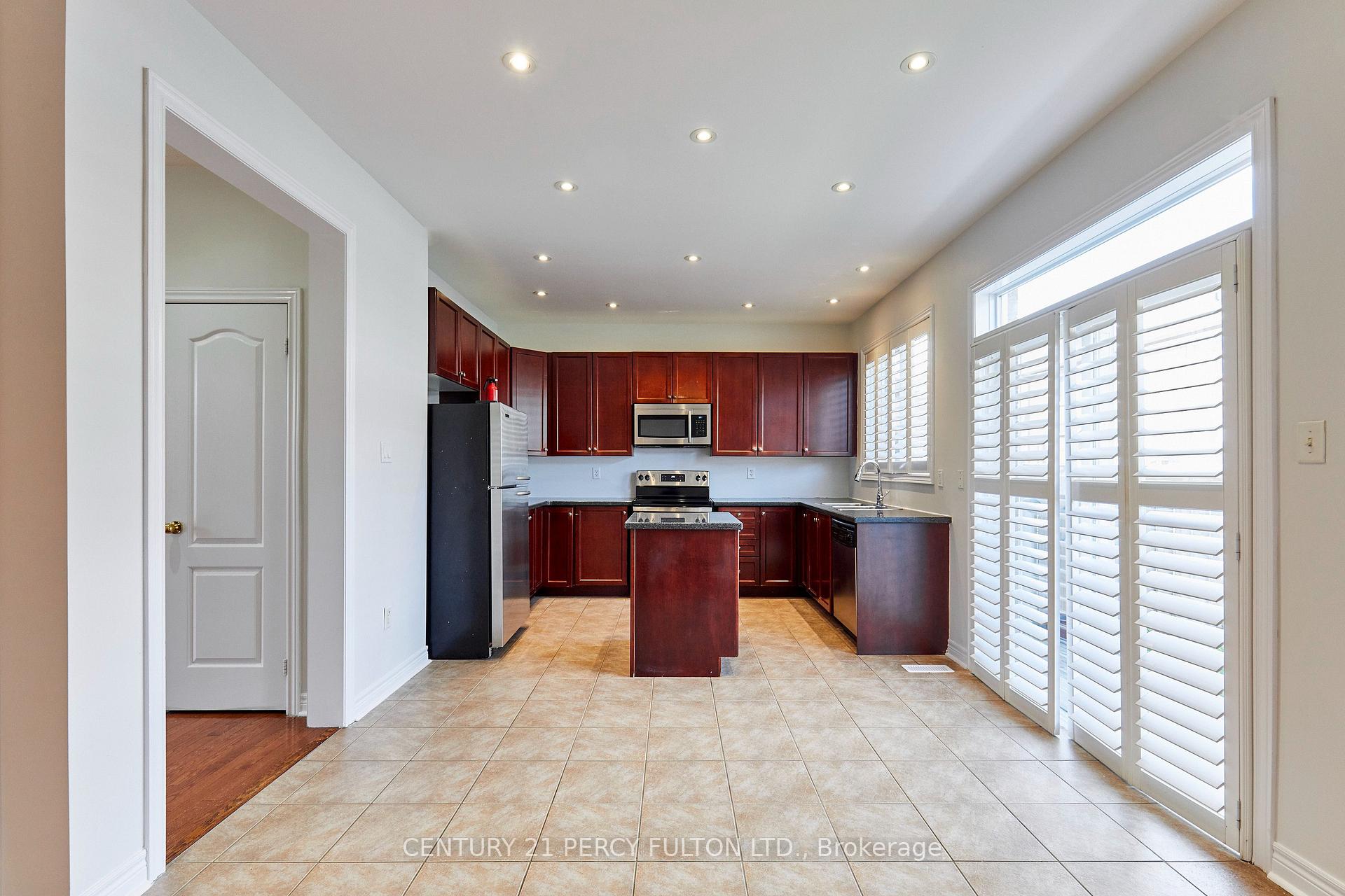Photo 10 of 40 Tidewater Street, Markham, Wismer — HOMEH