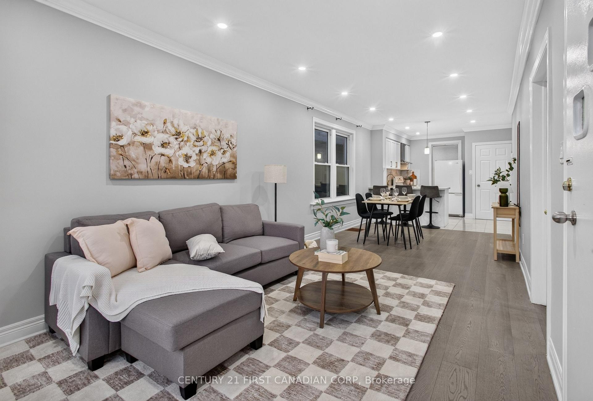 Photo 9 of 384 Wharncliffe Road S, London, South F — HOMEH