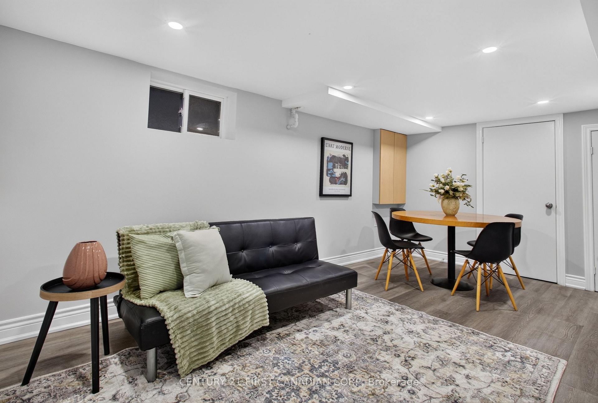 Photo 29 of 384 Wharncliffe Road S, London, South F — HOMEH