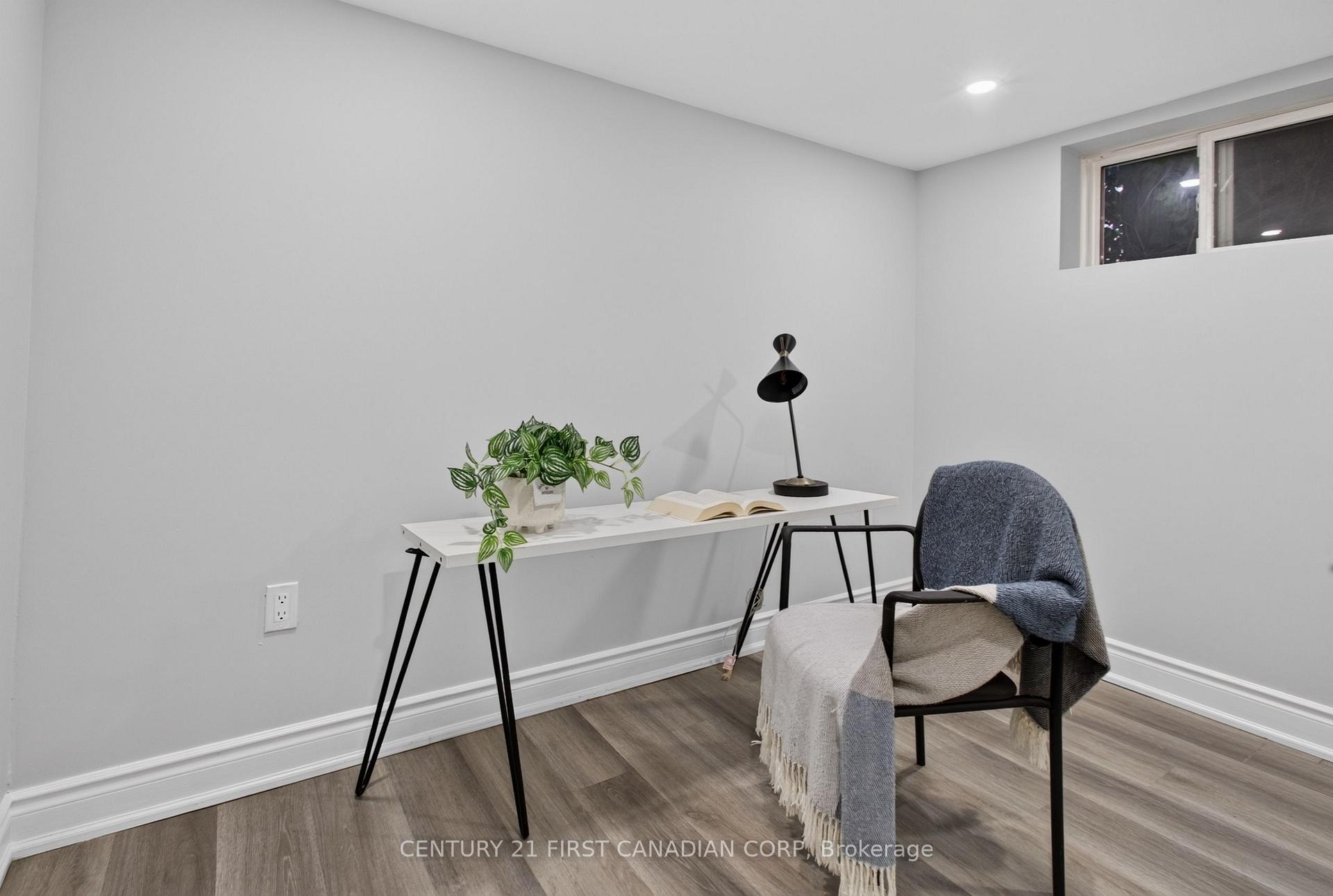 Photo 34 of 384 Wharncliffe Road S, London, South F — HOMEH