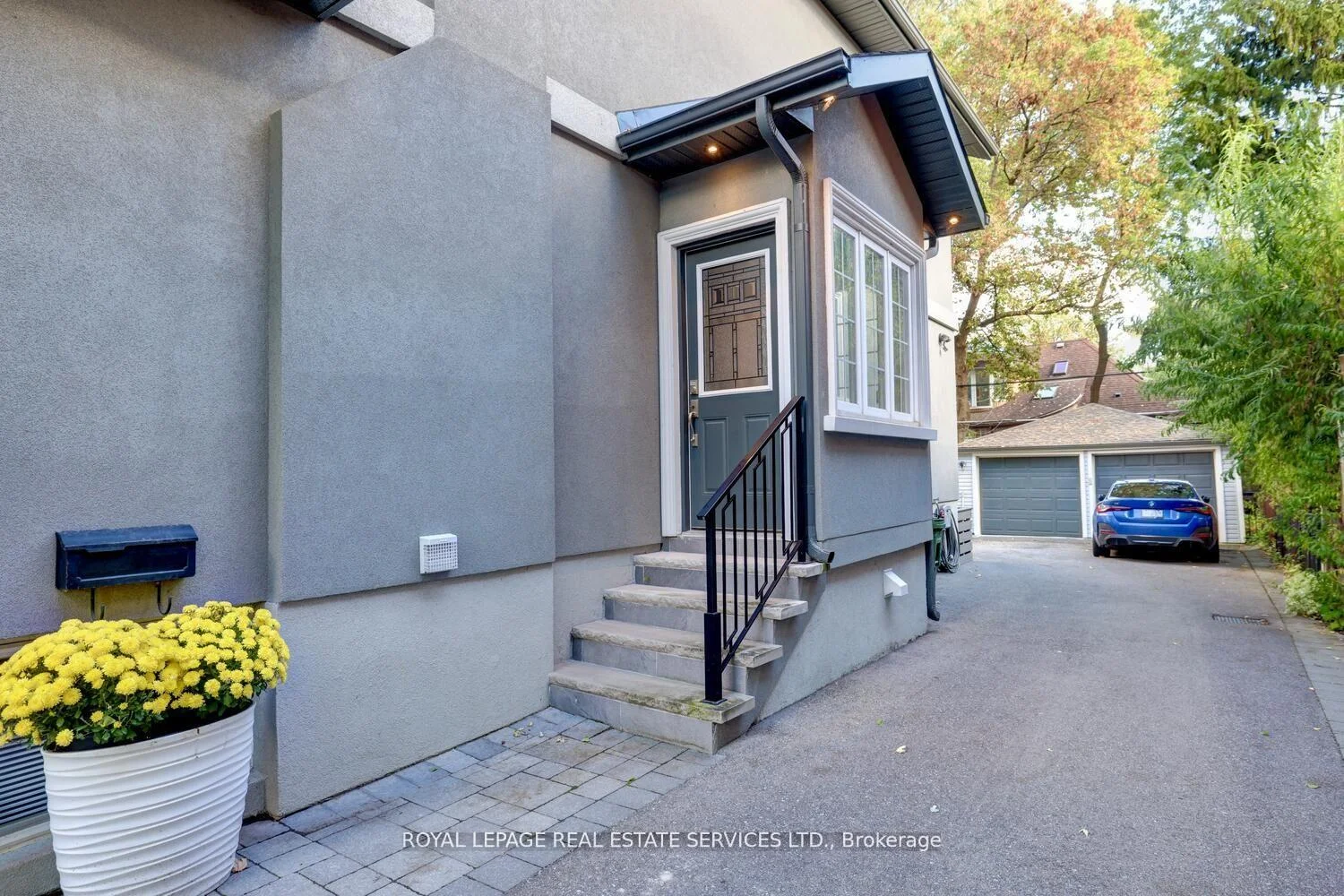Photo 4 of 63 Eastbourne Crescent, Etobicoke, Mimico — HOMEH