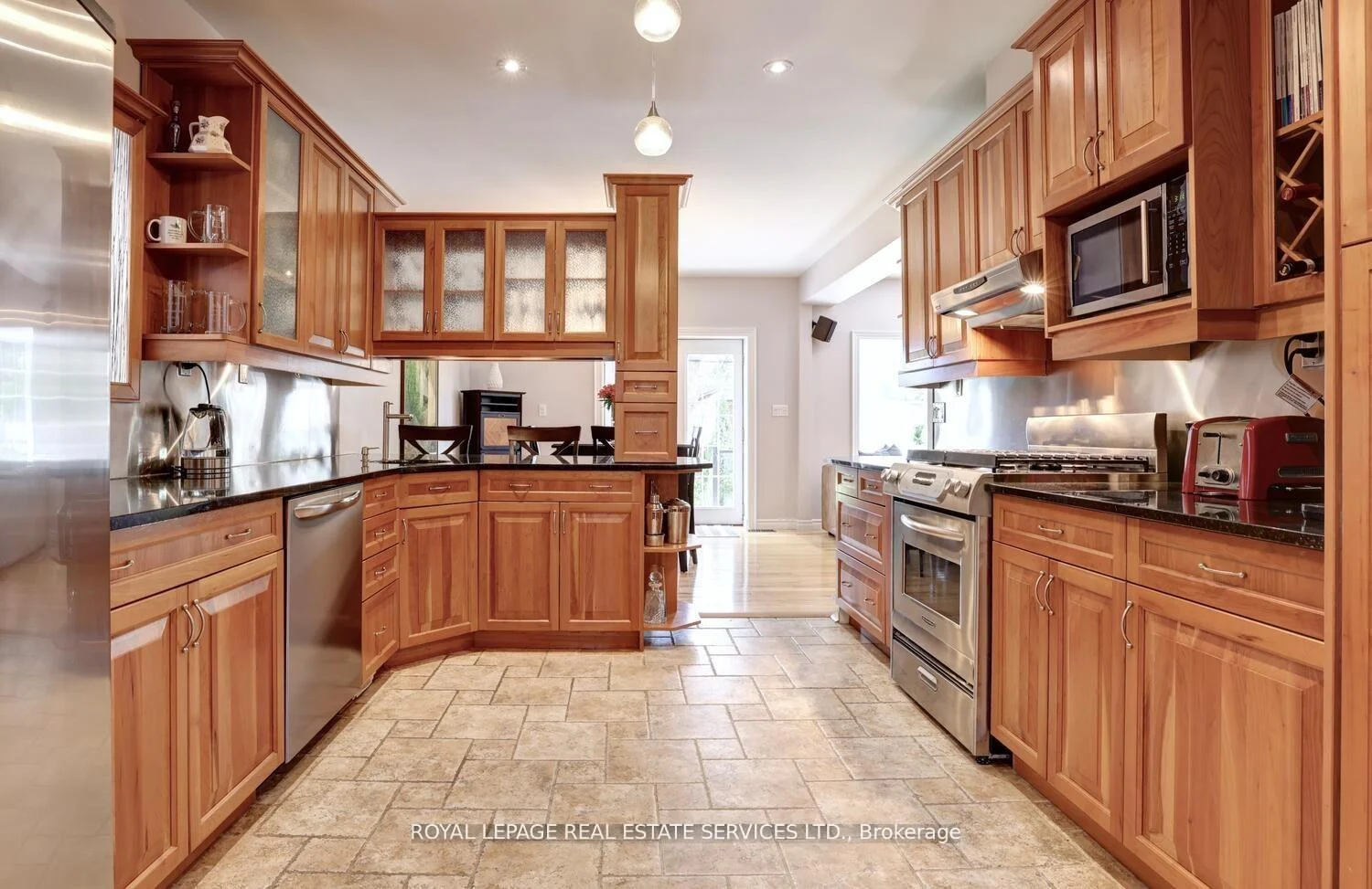 Photo 11 of 63 Eastbourne Crescent, Etobicoke, Mimico — HOMEH