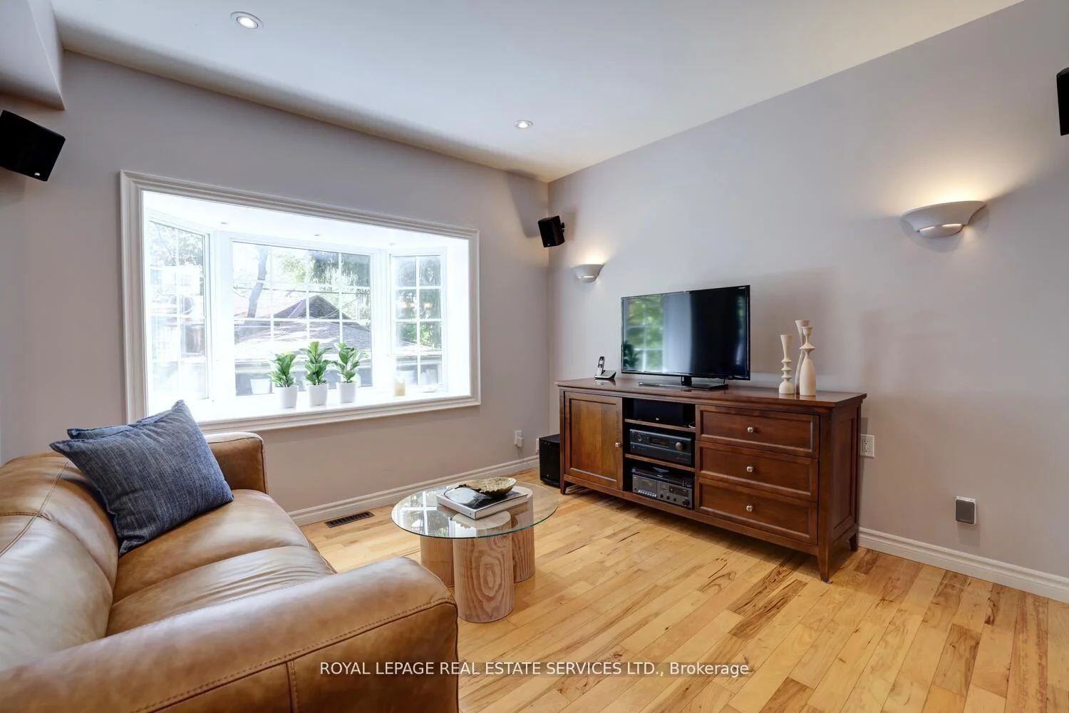 Photo 21 of 63 Eastbourne Crescent, Etobicoke, Mimico — HOMEH