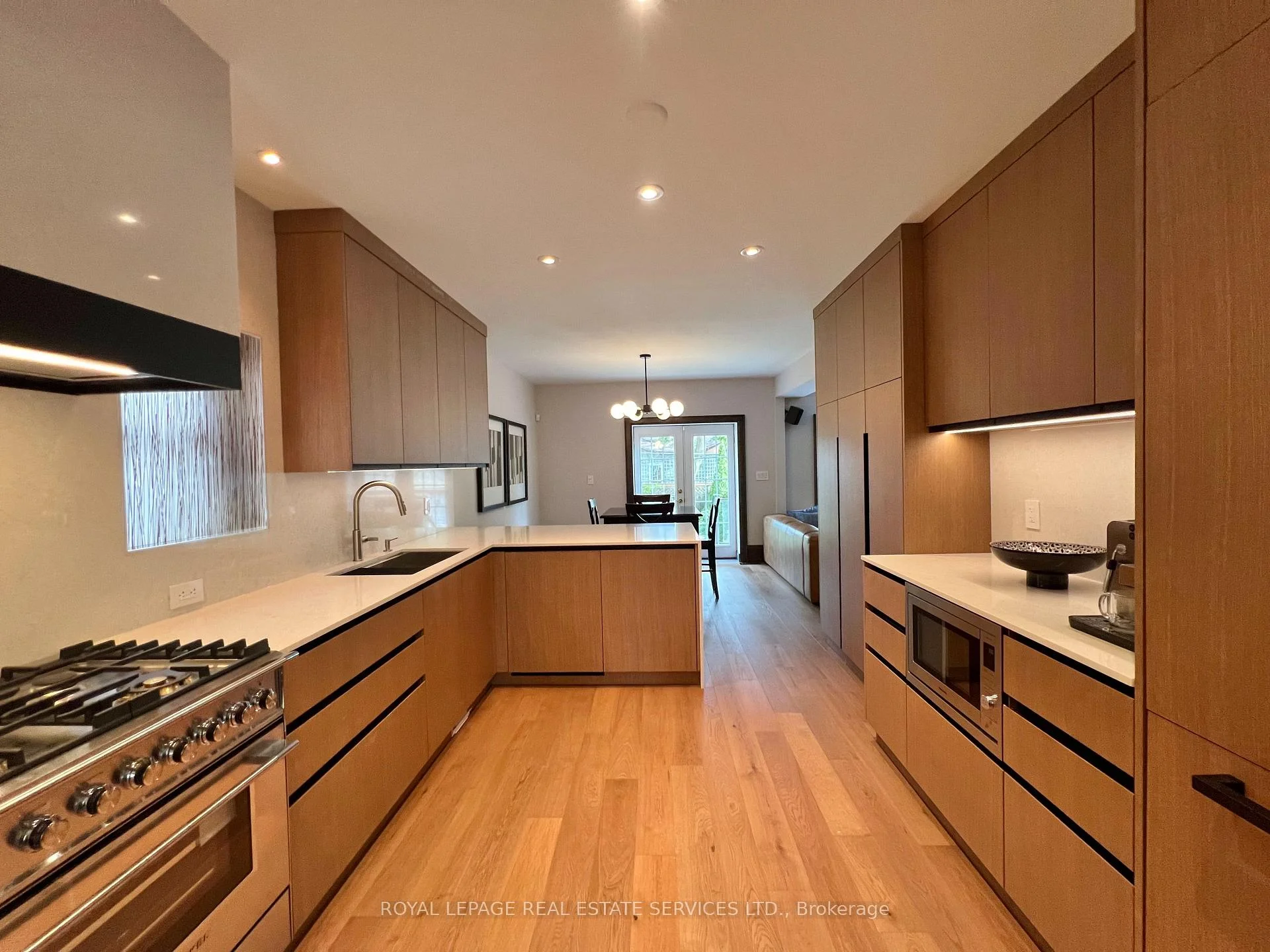 Photo 37 of 63 Eastbourne Crescent, Etobicoke, Mimico — HOMEH
