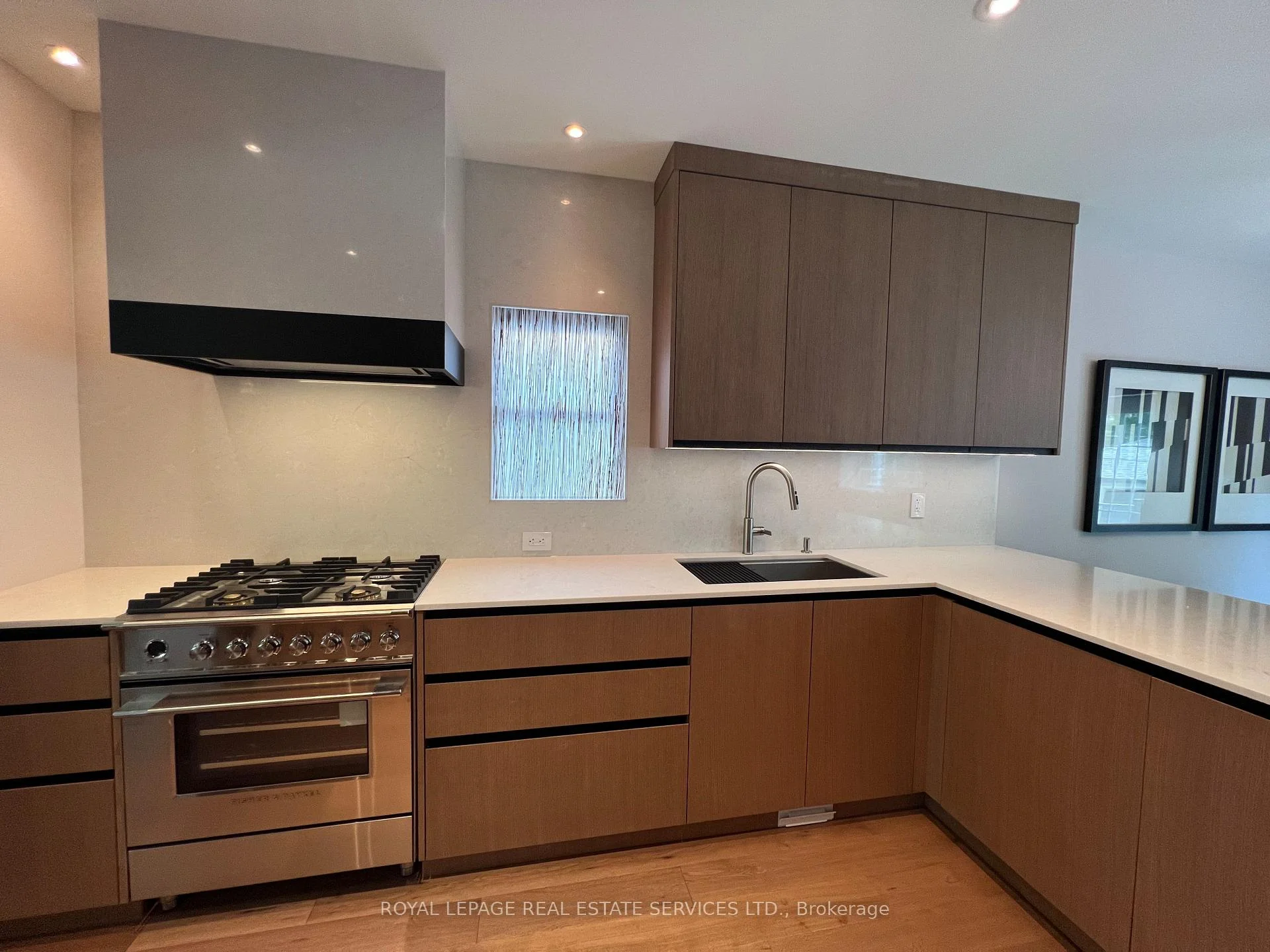 Photo 40 of 63 Eastbourne Crescent, Etobicoke, Mimico — HOMEH
