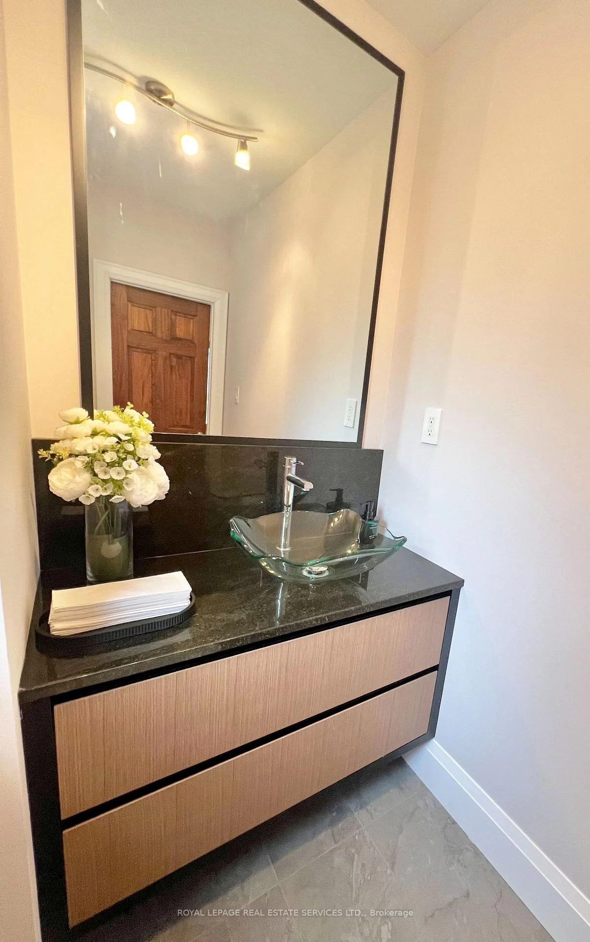 Photo 62 of 63 Eastbourne Crescent, Etobicoke, Mimico — HOMEH