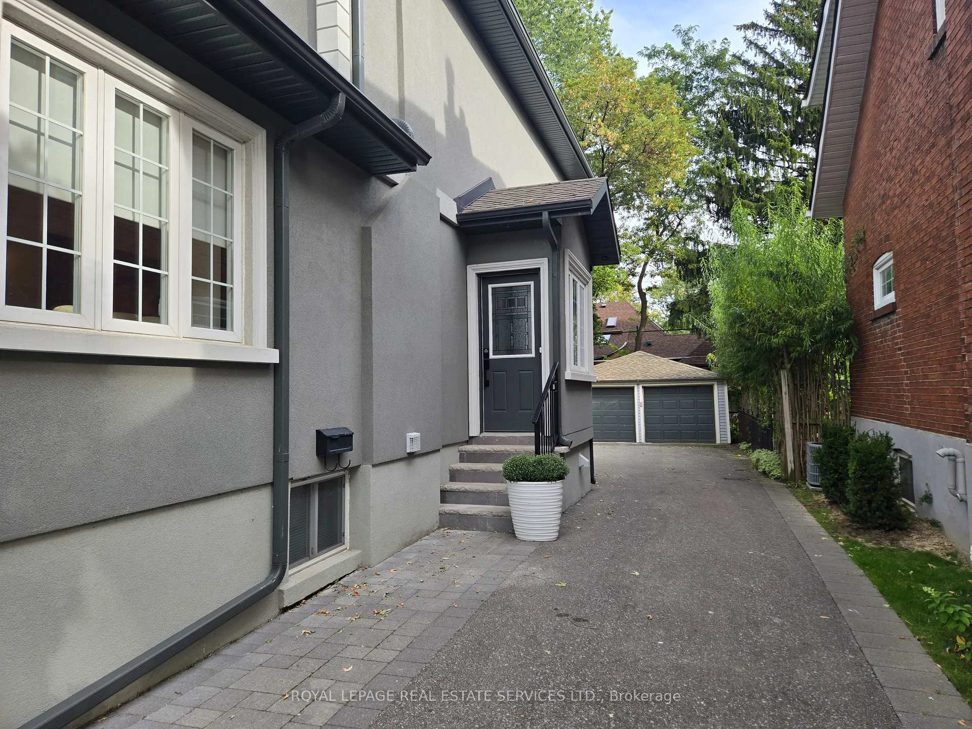 Photo 25 of 63 Eastbourne Crescent, Etobicoke, Mimico — HOMEH