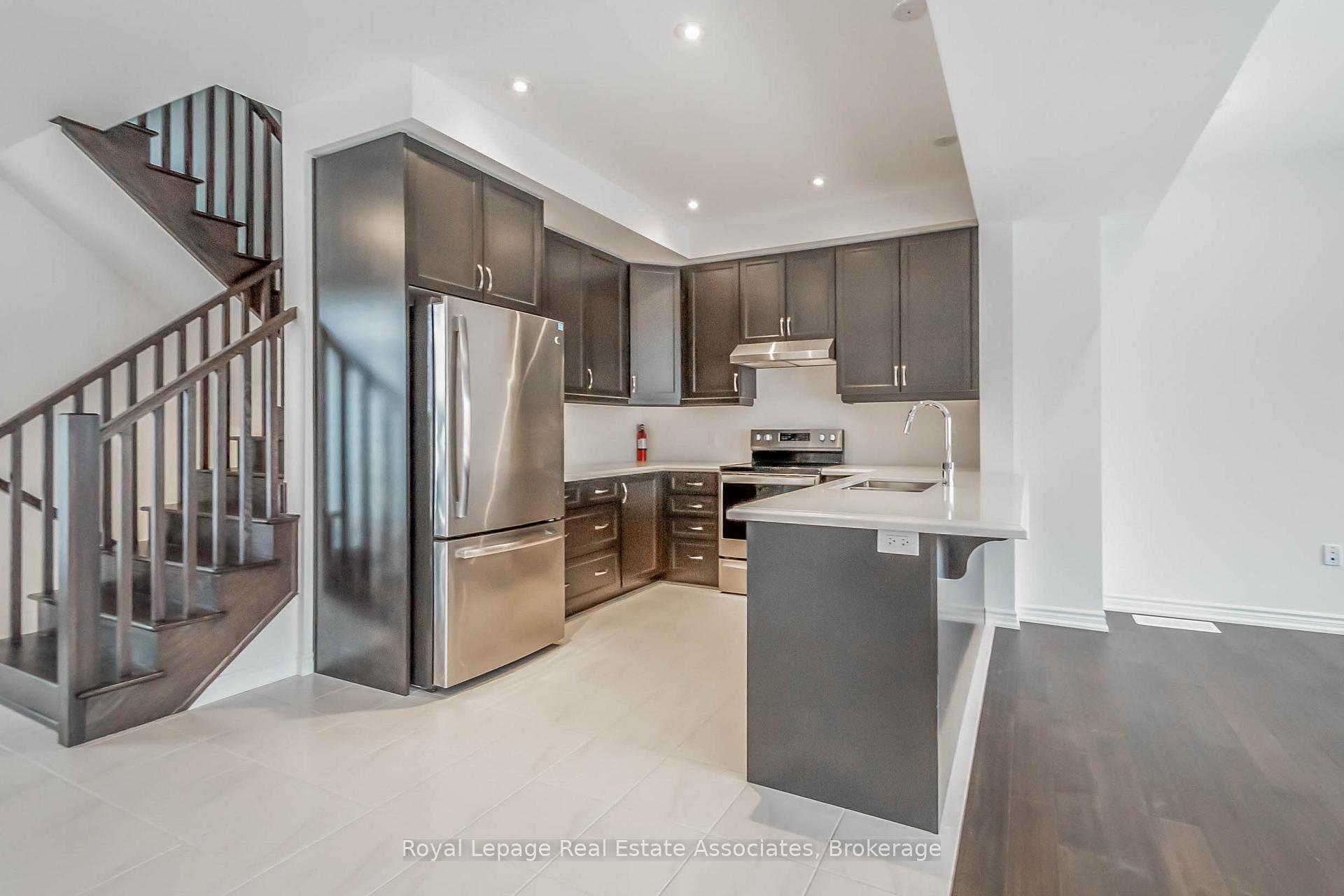 Photo 5 of 3981 Crown Street, Lincoln, Beamsville — HOMEH