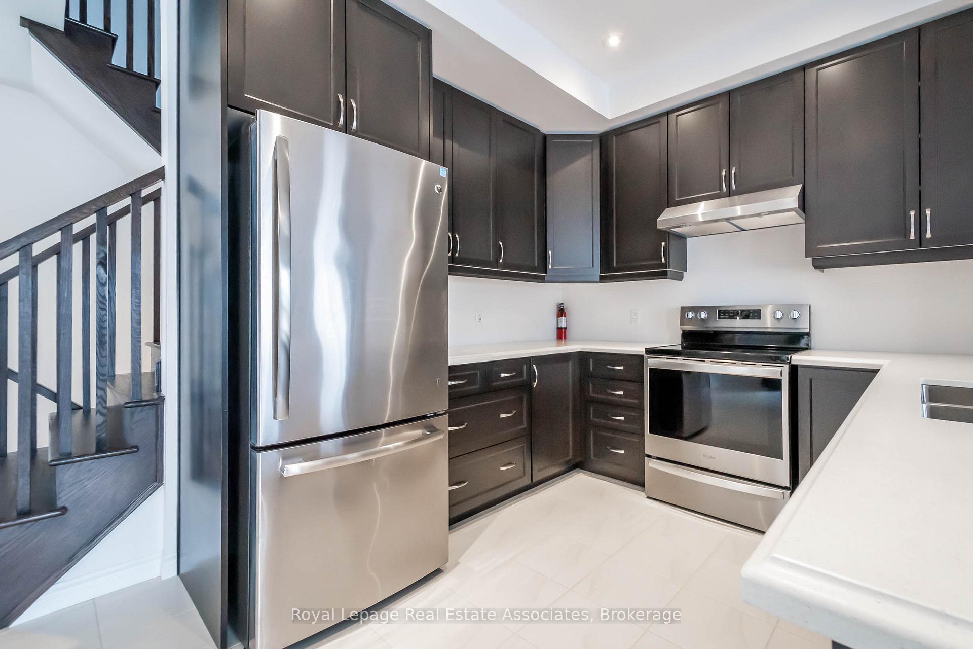 Photo 6 of 3981 Crown Street, Lincoln, Beamsville — HOMEH