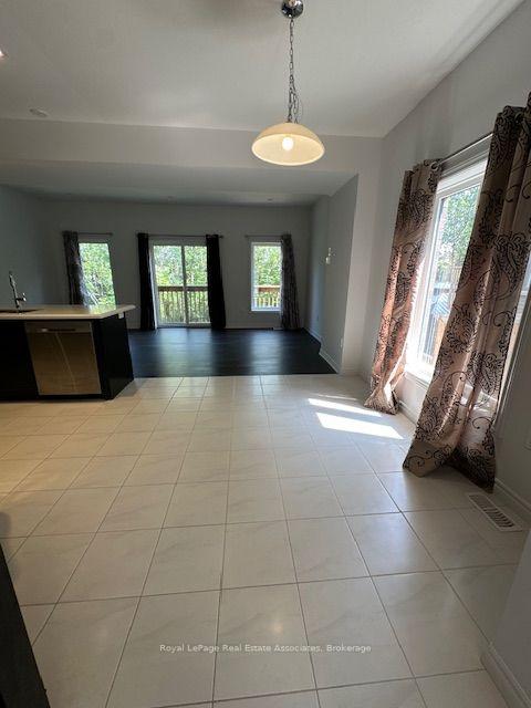 Photo 9 of 3981 Crown Street, Lincoln, Beamsville — HOMEH