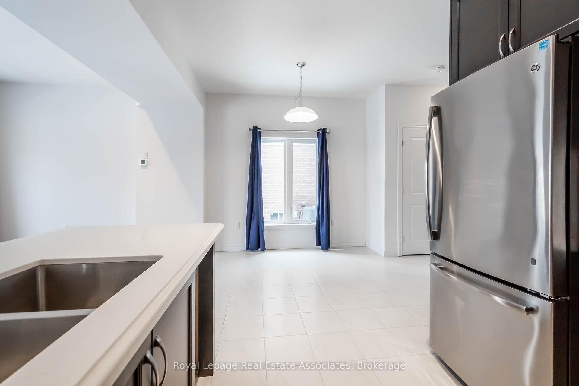 Photo 10 of 3981 Crown Street, Lincoln, Beamsville — HOMEH