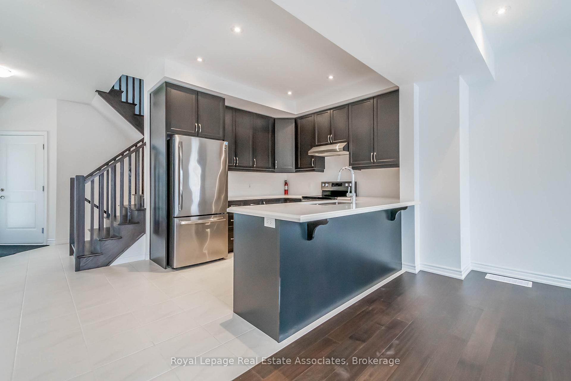 Photo 12 of 3981 Crown Street, Lincoln, Beamsville — HOMEH
