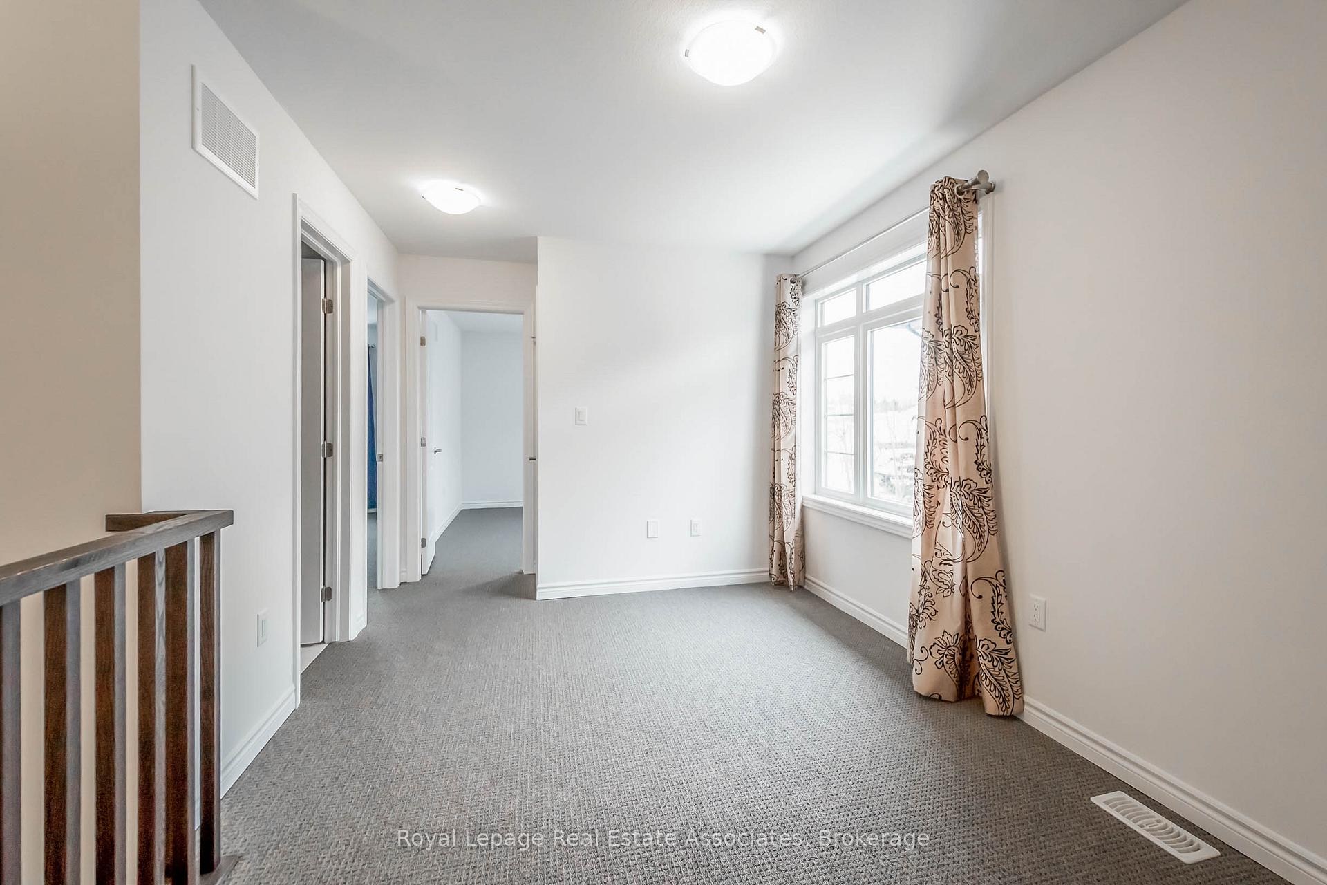 Photo 19 of 3981 Crown Street, Lincoln, Beamsville — HOMEH