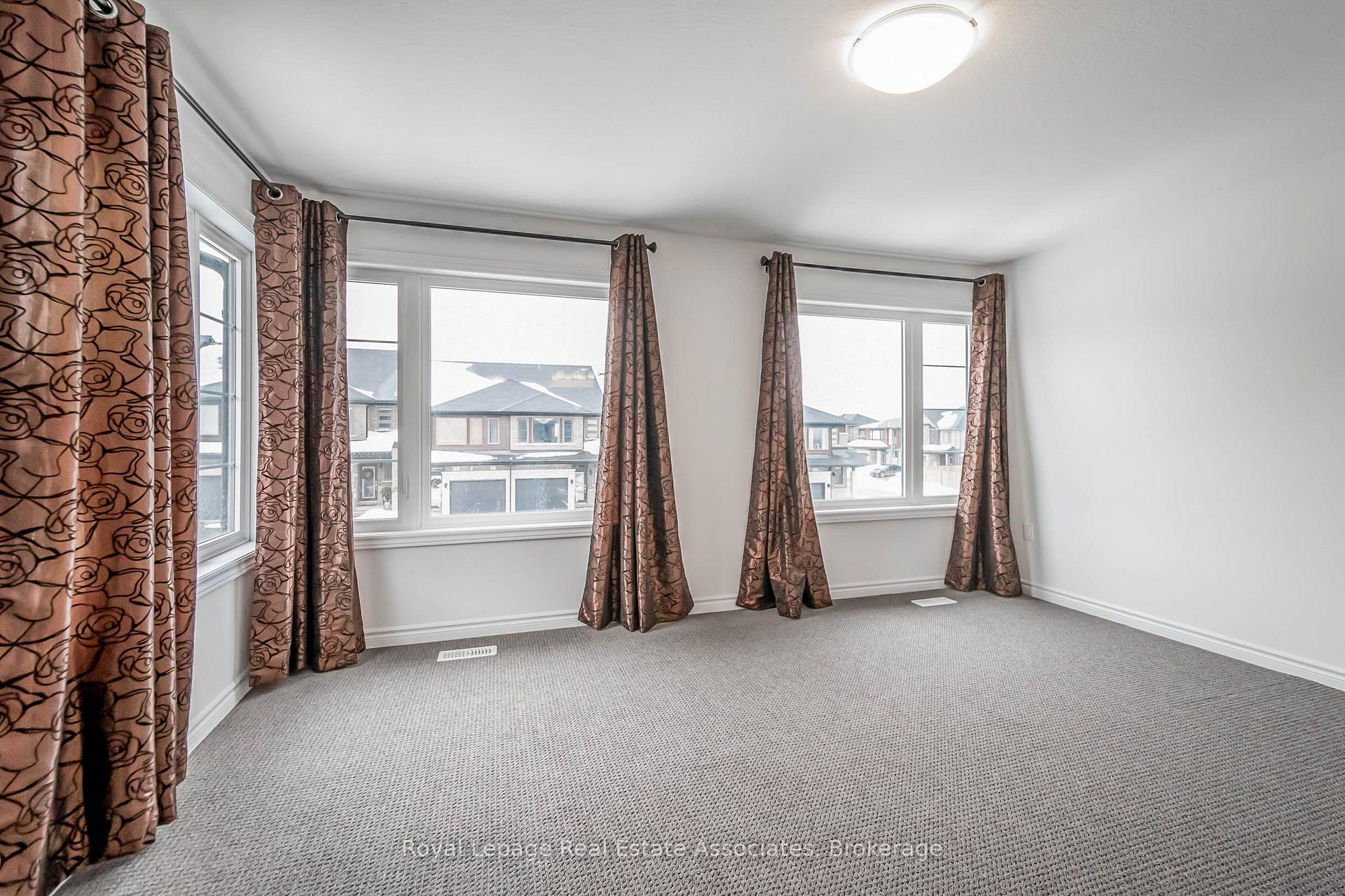 Photo 20 of 3981 Crown Street, Lincoln, Beamsville — HOMEH