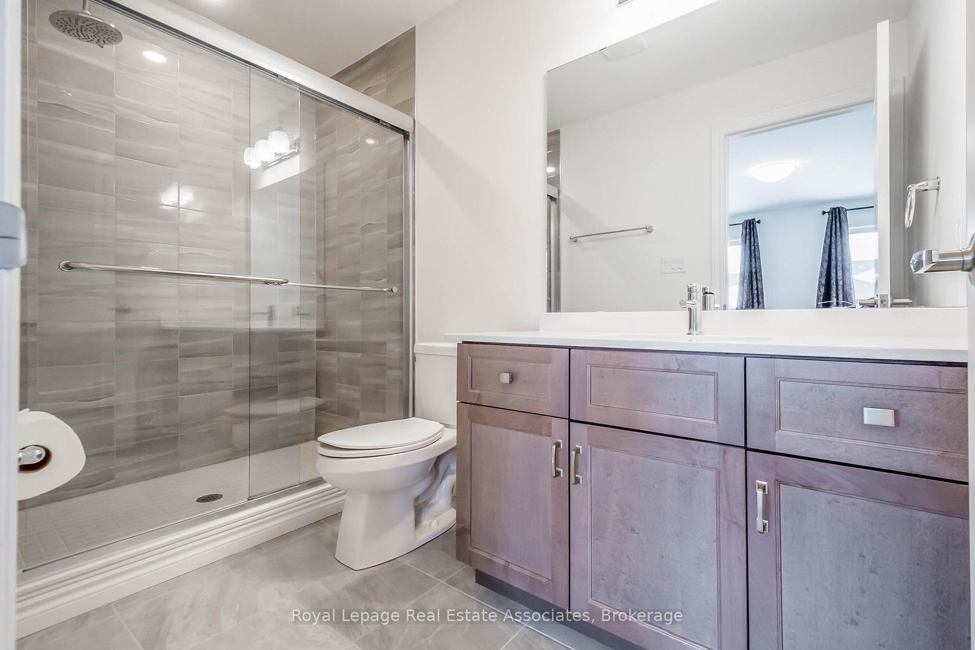 Photo 23 of 3981 Crown Street, Lincoln, Beamsville — HOMEH