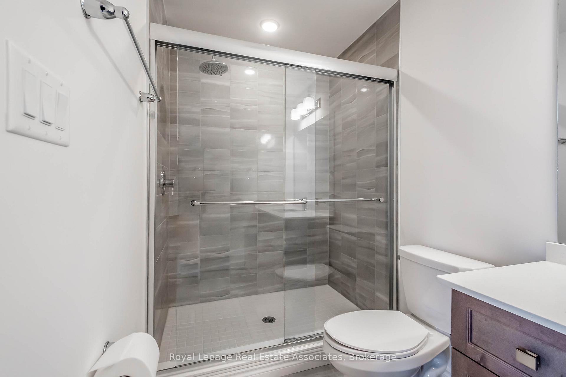 Photo 24 of 3981 Crown Street, Lincoln, Beamsville — HOMEH